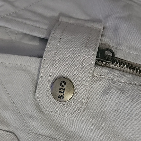 5.11 Tactical Utility Vest Multipocket Outdoor Camping Gear Size L - Picture 4 of 13